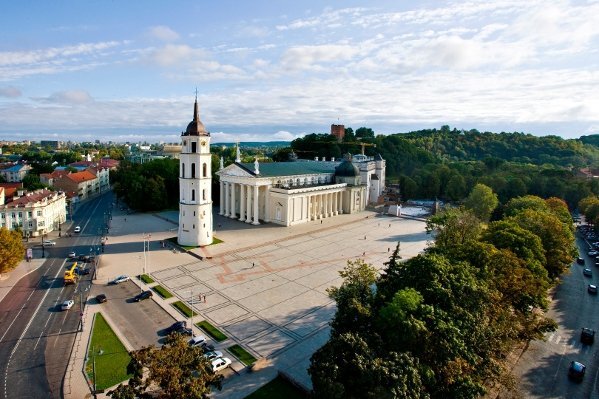Vilnius City Walking and Driving Tour