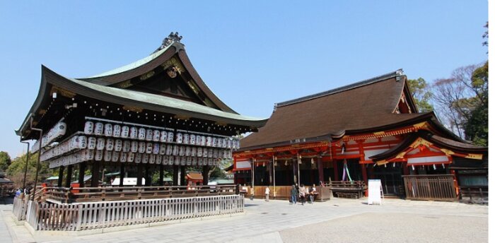 Yasaka Shrine & Gion Walk with Nishiki Market