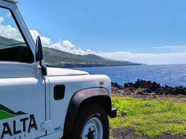 Pico Island 4x4 Adventure: Lagoons, Lava Caves & Volcanic Landscapes