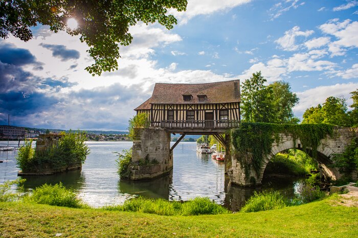With quick access to the nearby Giverny gardens, see Vernon's medieval "Vieux-Moulin" watermill in May or June
