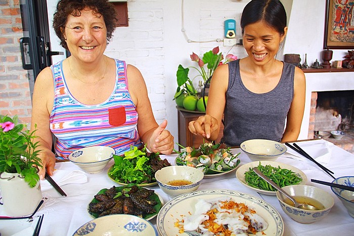 Cook & Dine in a 100-year-old Family House