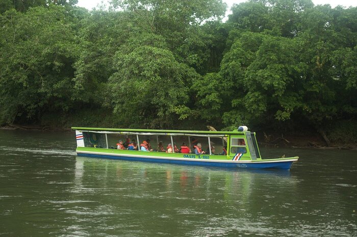 Boat tour at Sarapiqui River