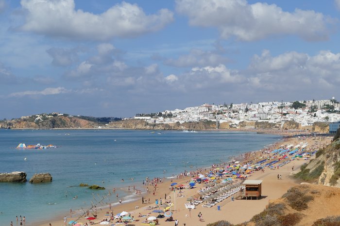 Albufeira beach in Portugal's Algarve region (Photo courtesy of Pixabay)