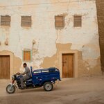 Get lost in the narrow, mud-brick alleys of Siwa