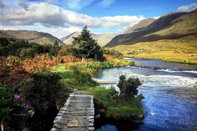 Connemara National Park & Kylemore Abbey Day Tour