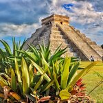 Explore Chichén Itzá