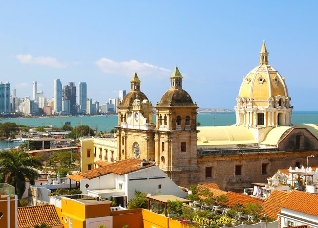 Walking Tour Cartagena Highlights and Fruits
