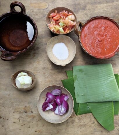 Cooking Cochinita Pib with locals at Yaxunáh