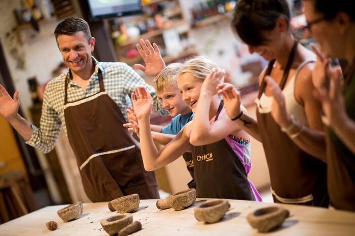 From Bean to Bar Chocolate Experience