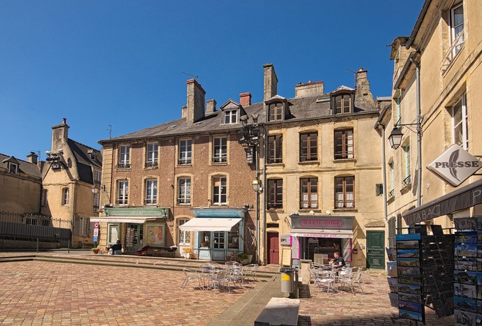 Self-Guided Exploration of Bayeux