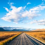 A quiet backroad near Lake Tekapo