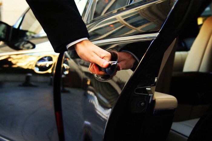 Private transfers in town to the airport