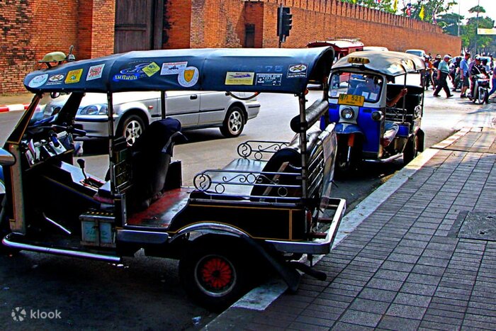 Half day Chiang Mai City Tour with Tuktuk (N)