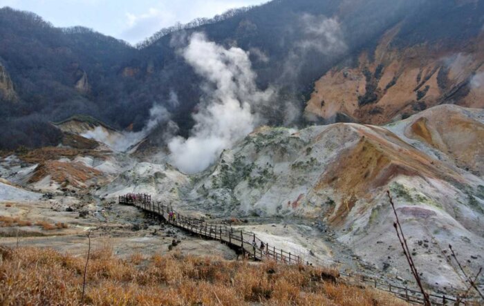 Private Guided Tour from Muroran Port: Exploring Hokkaido's Majestic Nature, Featuring Lake Toya and Noboribetsu Hell Valley