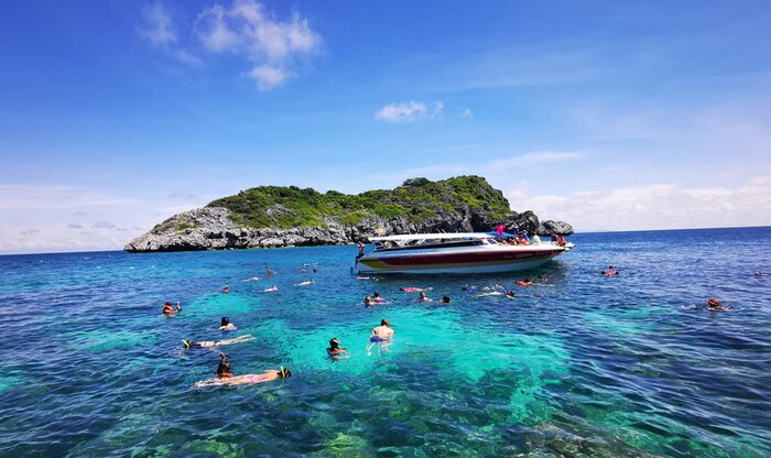 Angthong Marine Park Tour by Speedboat from Koh Samui