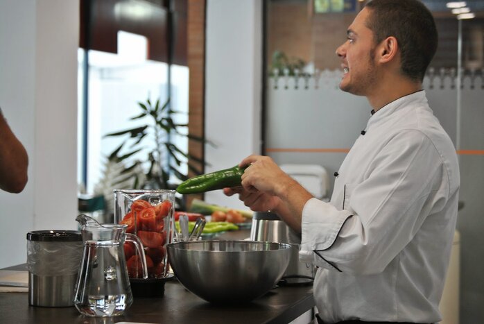 Market tour & Sevilla group cooking class