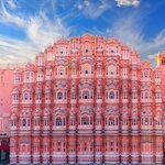 Discover the pink palace of Hawa Mahal in Jaipur