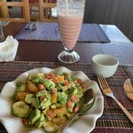 Avocado salad | Photo taken by Bonnie S