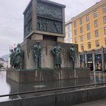 Bergen Statue | Photo taken by florence P