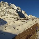Hiking to Larka Pass at dawn | Photo taken by Susan G