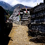 Along the way back to Phakding | Photo taken by Jay L