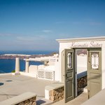Settling in to Kasimatis Suites in Santorini and the 100 steps down to our suite overlooking the caldera | Photo taken by David B