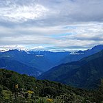 The way down from Poon Hill | Photo taken by Herman L