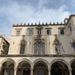 Sponza Palace: example of Venetian influence on the architecture of Dubrovnik | Photo taken by Eva W