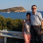 Tom & Ruth and Cape Sounio | Photo taken by Tom B