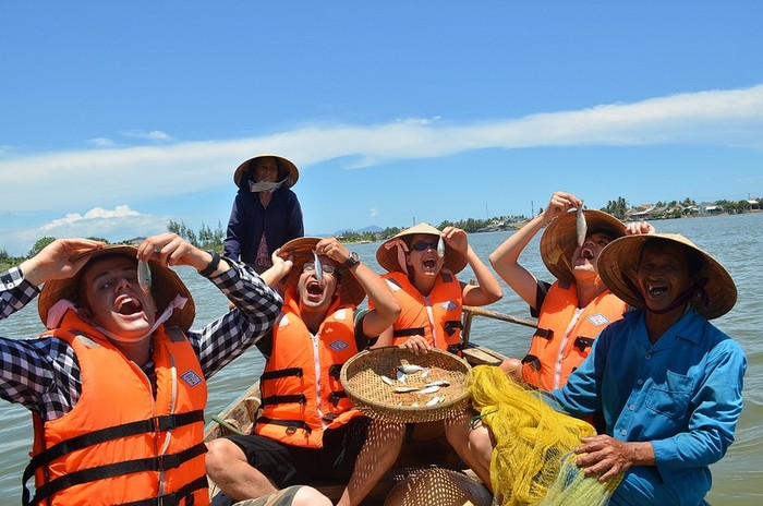 Hoi An - countryside and ancient town exploration, local food taste