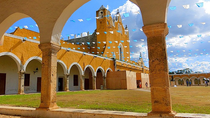 Explore Yellow Izamal: the City of Hills