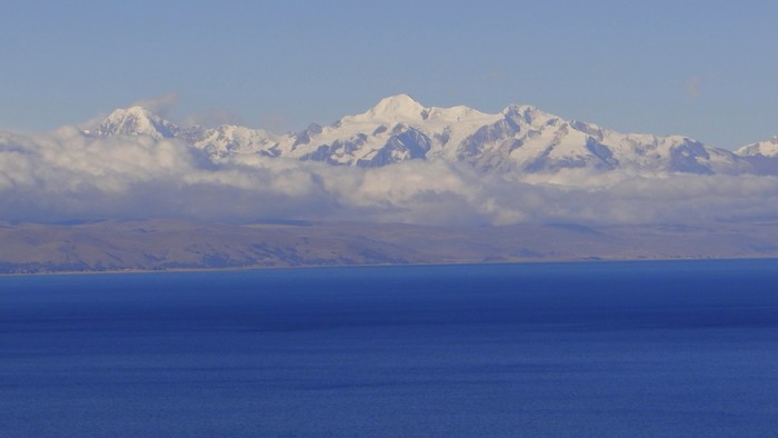 Visit the Moon and Sun island full day tour