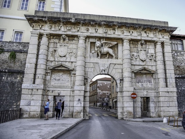 Private Zadar Guided Walking Tour & Sunset by the Sea