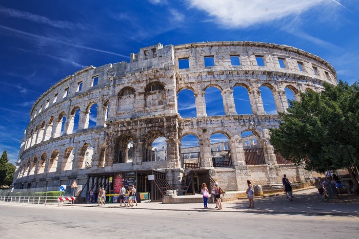 Private guided tour of Pula