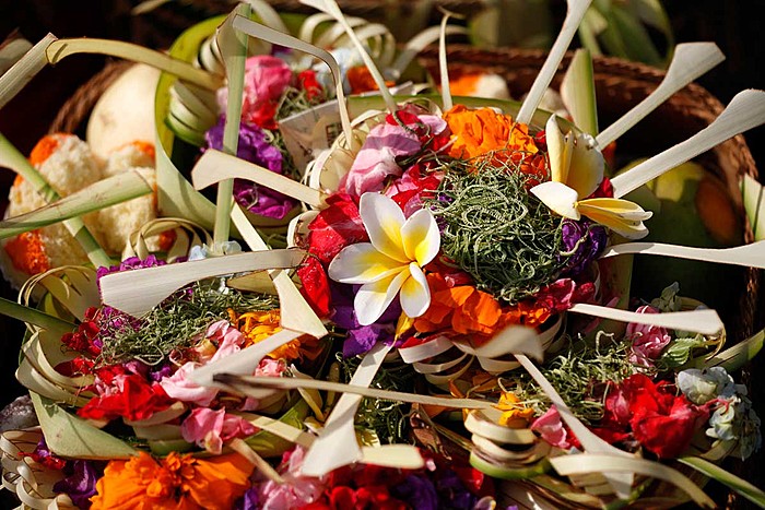 Travel from Ubud to Sanur via Sukawati Market