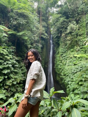 Travel specialist Arizta Quintasari