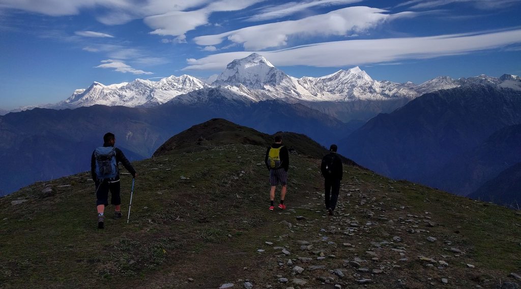 Trekkers below khopra danda lodge